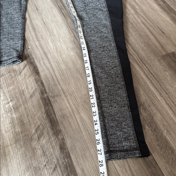 Athleta High Rise Herringbone Drifter Leggings Size Small Black Gray zippers - Picture 4 of 8